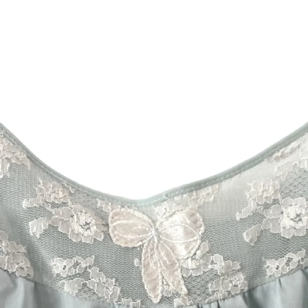 Vintage‎ Baby Blue Lace Trimmed Nightgown - Picture 3 of 4